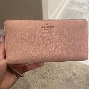 Gorgeous Kate spade ♠️ wallet new with tags